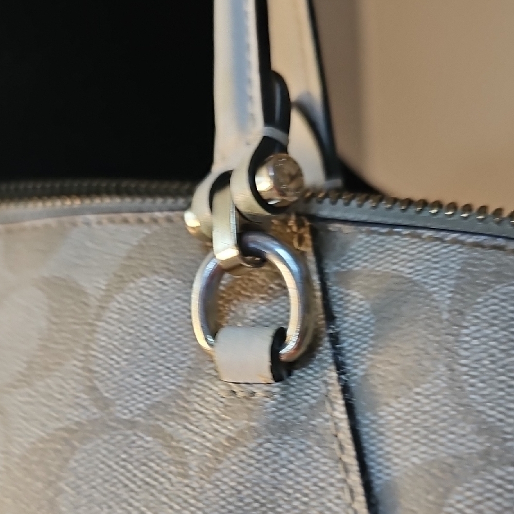 Coach Light Beige Signature Shoulder Bag 79998 - Picture 4 of 11